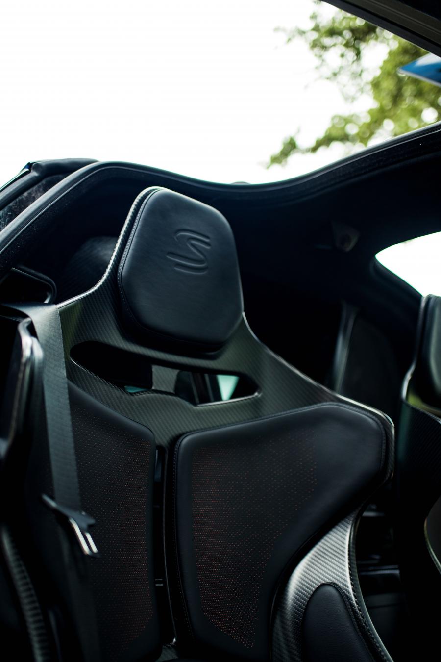 Интерьер McLaren Senna (P15) 2019 года  (NA) (фото 2 из 44)